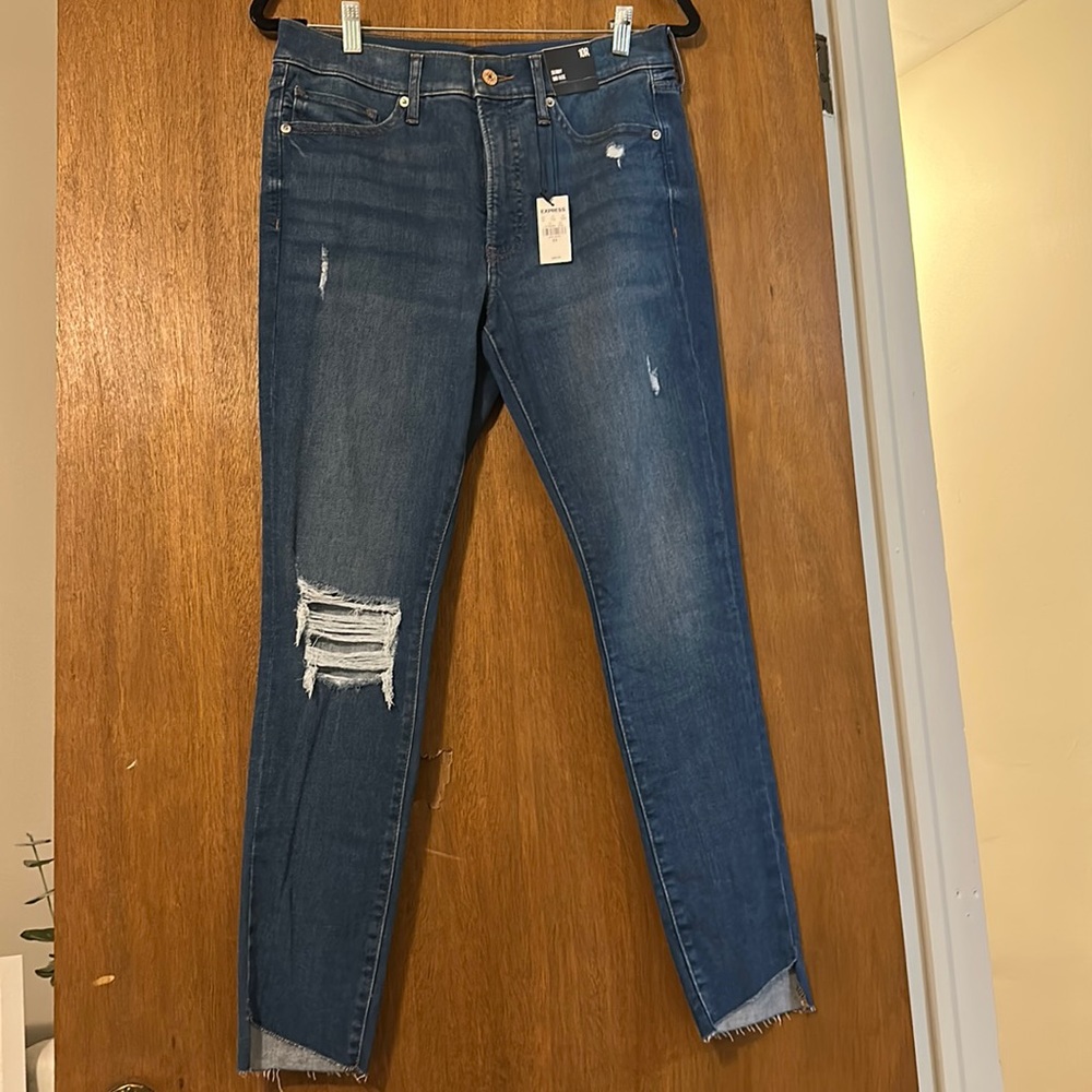 Mid Rise Skinny Jeans, size 10. NWT